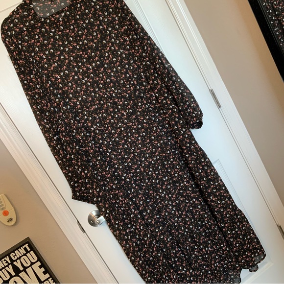 New Look sheer black floral maxi dress, size 22. - Picture 2 of 7